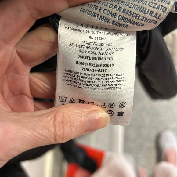 Moncler Barbel Coat new with no tags. - Picture 8 of 12